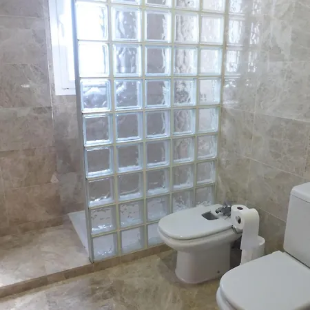 Apartment Beautiful 2 Bedroom Penthouse *